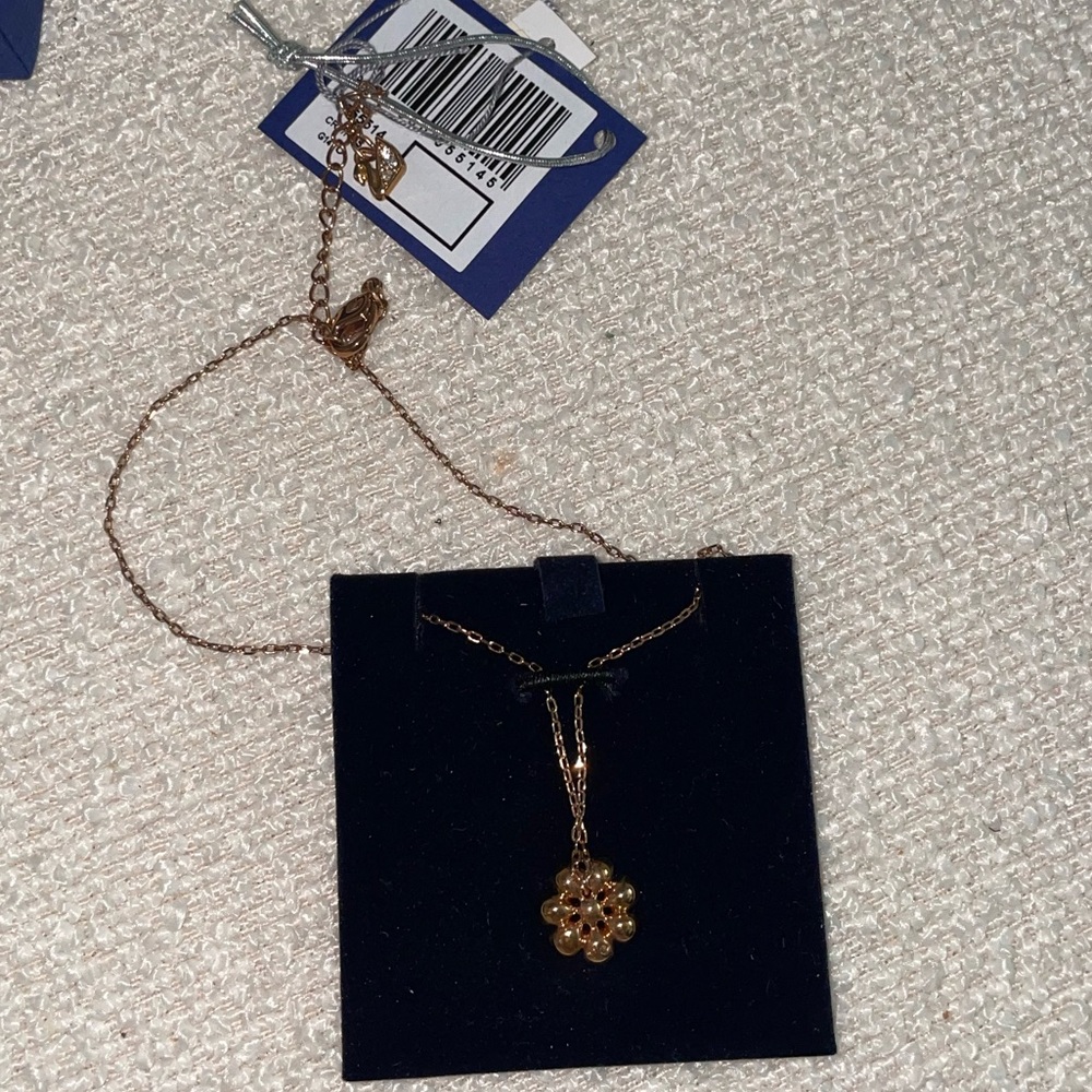 Swarovski Crystal Flower Necklace - Picture 9 of 10
